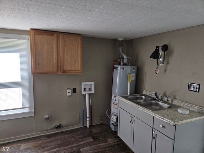 Building Photo - 385 Morningside Dr