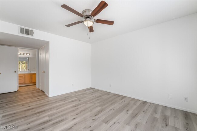 Building Photo - 3059 Key Largo Dr