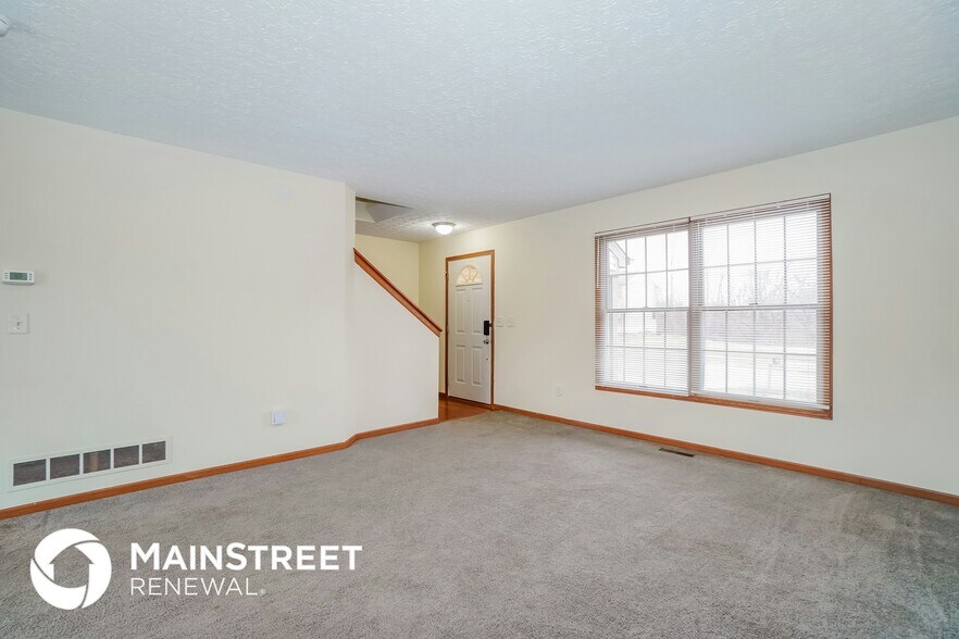 Building Photo - 2672 Fernwood Ave