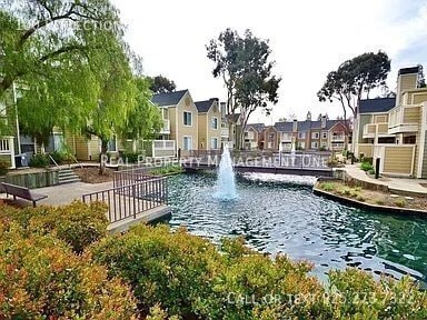 Building Photo - 100 Reflections Dr