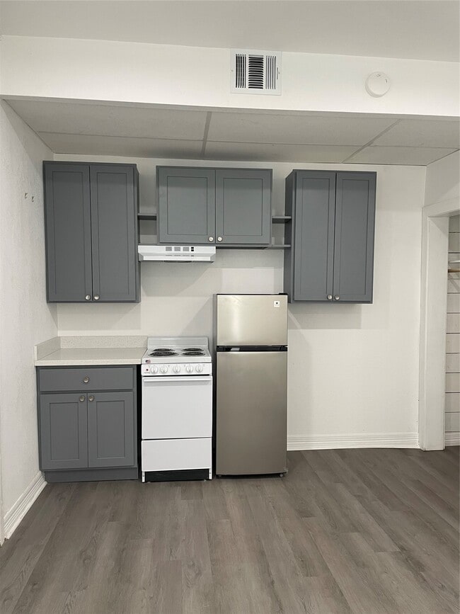 Building Photo - 2302 Avenue H