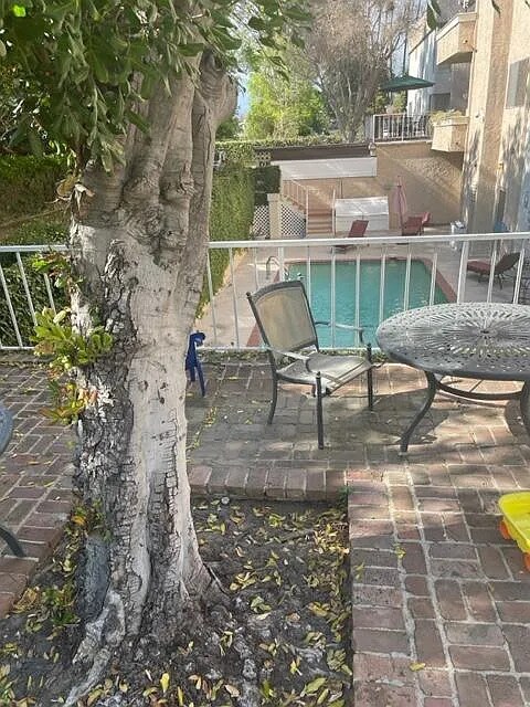 Building Photo - 5139 Balboa Blvd
