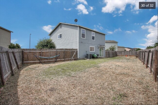 Building Photo - 3 Bed  1/2  Bath  with Large Yard