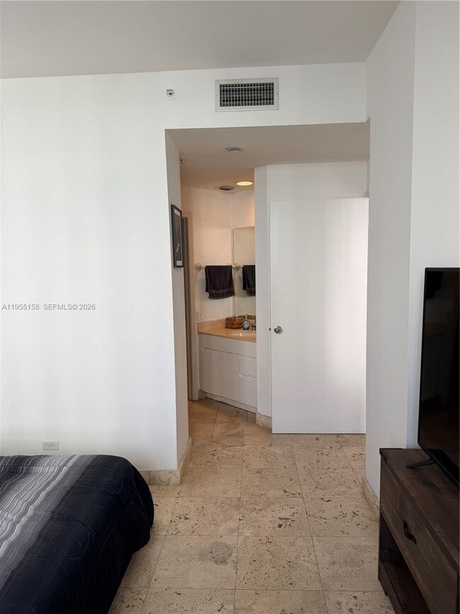 Building Photo - 888 Brickell Key Dr