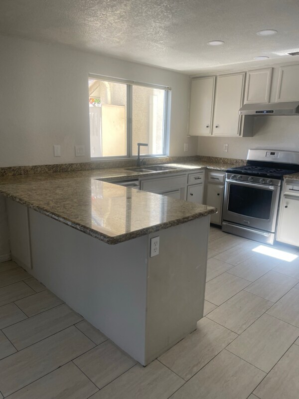 Building Photo - 11921 Bryant St