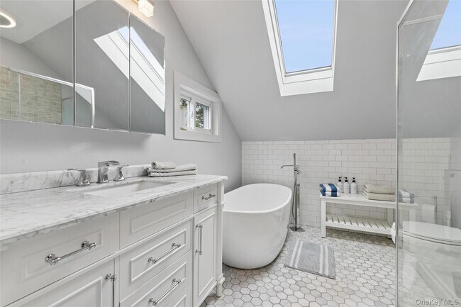 Building Photo - 138 North Rd