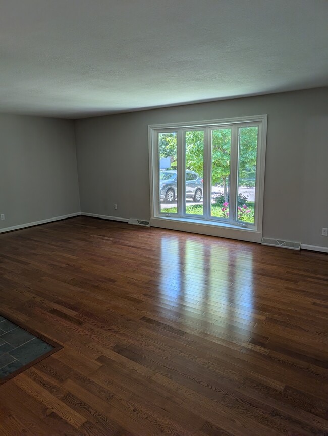 Building Photo - 1716 Georgetown Dr