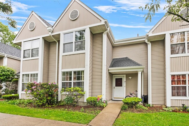 Primary Photo - 124 Creekside Cir