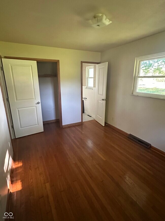 Building Photo - 973 Mullinix Rd