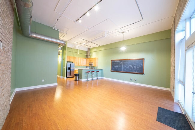 Living/Dinning - 600 Broadway Ave NW