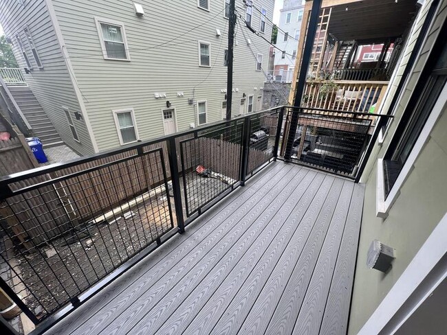 Building Photo - 11 Douglas St