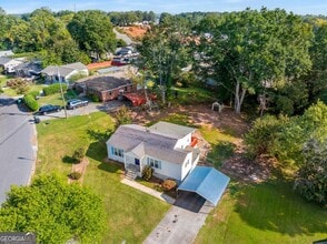 Building Photo - 1801 Crestridge Dr SE