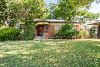 Building Photo - 2 Bedroom, 1 Bath Home in Lakewood