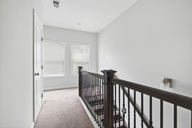 Building Photo - Stunning & Spacious Downtown Kennesaw Townhome 3 Bed 3.5 Bath w/2 Car Garage!