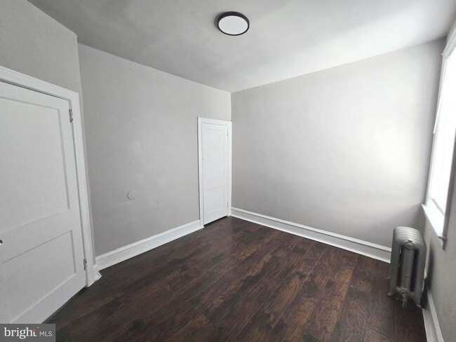 Building Photo - 204 W Duncannon Ave