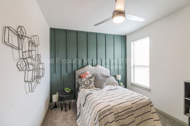 Building Photo - 603 Westwood Dr