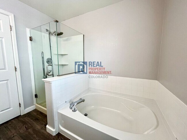 Building Photo - 676 Hedgerow Way