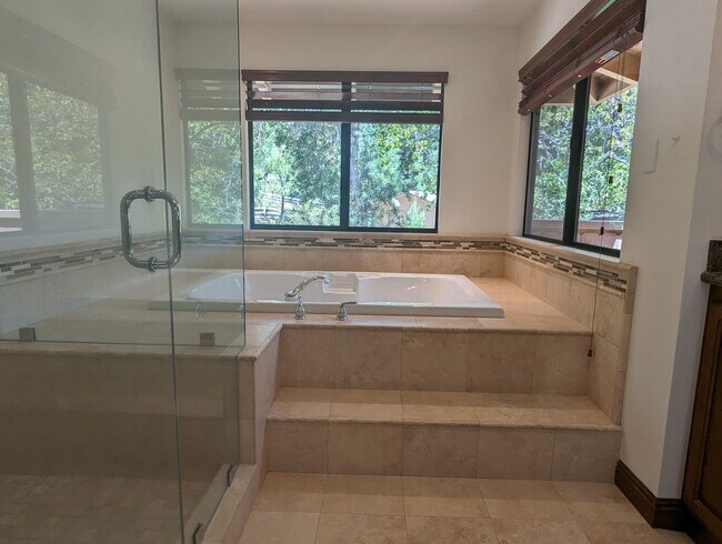 Building Photo - Luxury 5 Bedroom Home in Palo Verde Ranch
