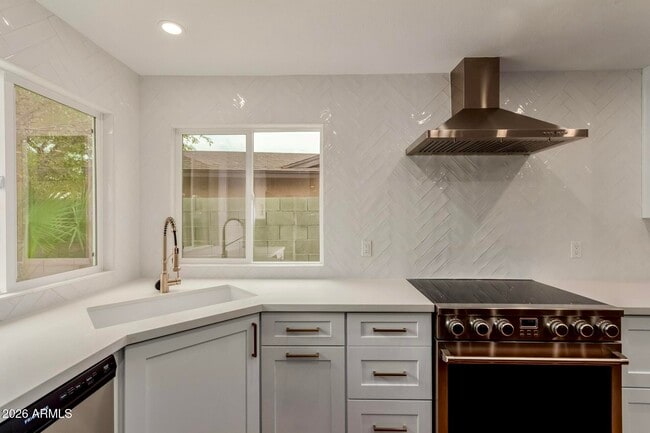 Building Photo - 10705 E Mercer Ln