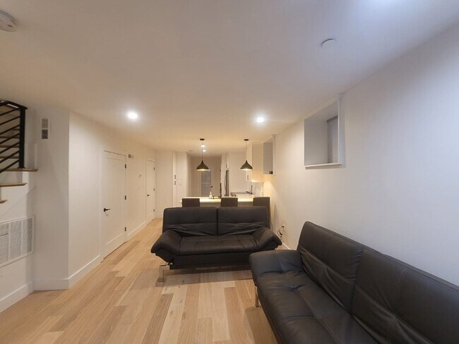 Building Photo - 149 Trenton St