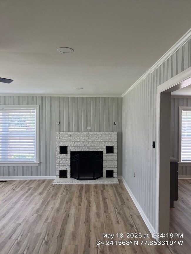 Building Photo - Updated 2 Bedroom, 1 Bath Home Locate Close to Wrightsville Beach