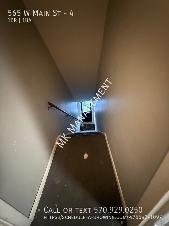 Building Photo - 565 W Main St