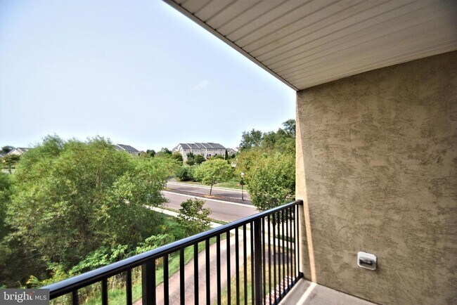 Building Photo - 3940 Ashland Dr