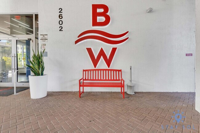 Building Photo - 2602 E Hallandale Beach Blvd
