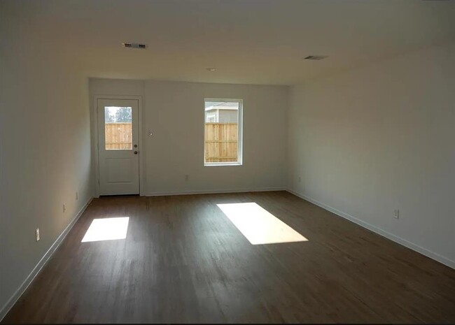 Building Photo - 21575 Carosella Dr