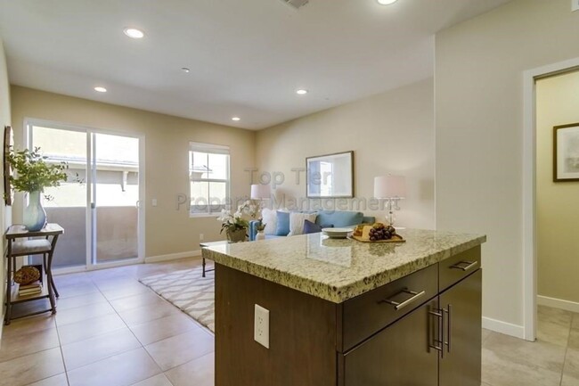 Building Photo - ***Beautiful 2 bed / 2.5 bath / 1,158 sqft...