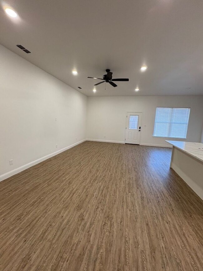 Building Photo - 376 Kristie Path