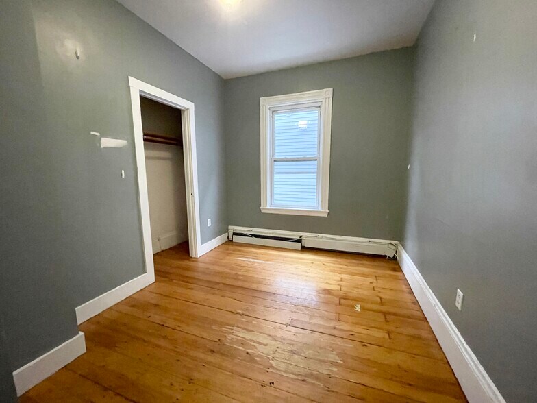 Building Photo - 72 Calumet St