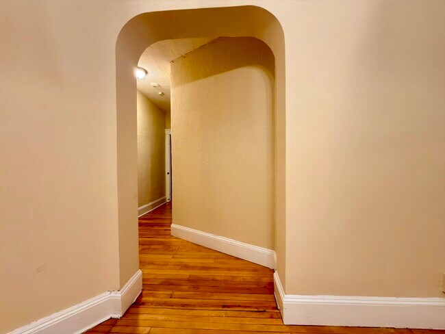 Building Photo - 90 Vernon St