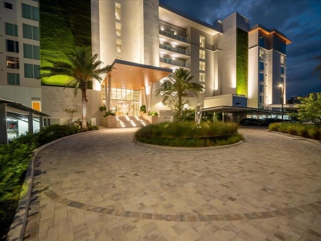 Building Photo - 1020 Sunset Point Rd