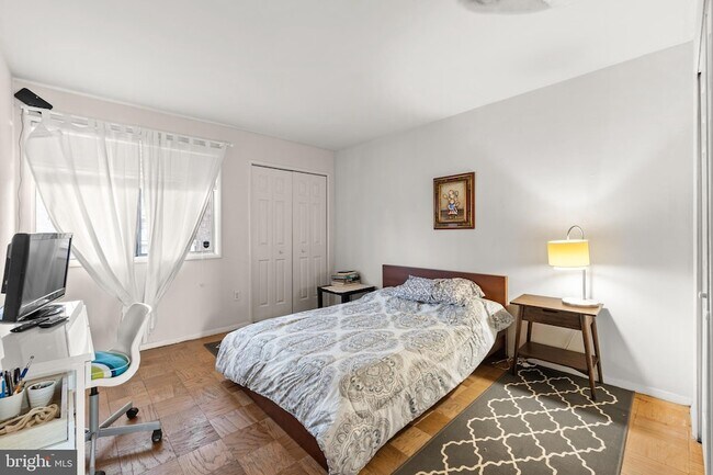 Building Photo - 7244 Donnell Pl