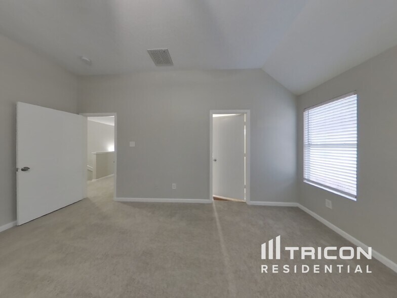 Building Photo - 15322 Acorn Green Ct
