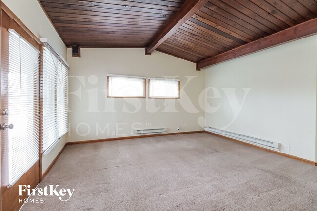 Building Photo - 1054 Kenmore Ave