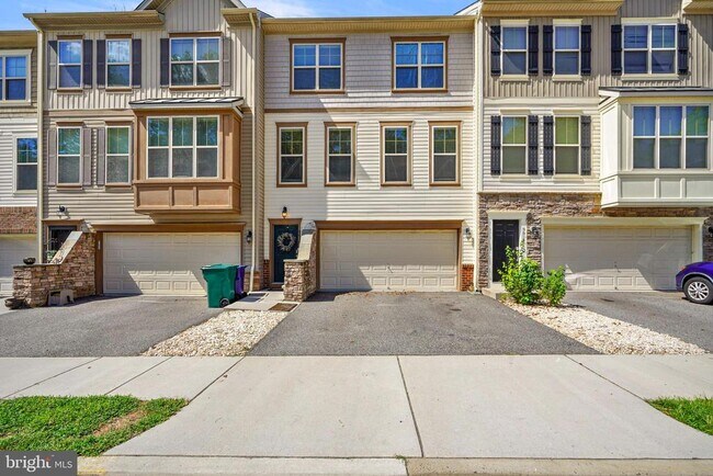 Building Photo - 9016 Endicott Pl