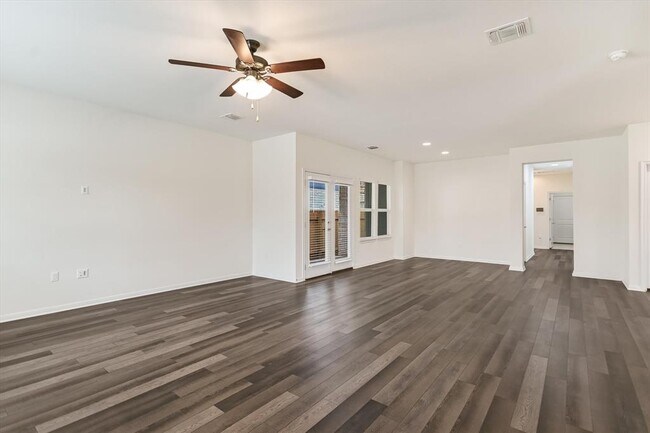 Building Photo - 8501 Looksee Ln