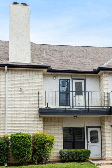 Building Photo - 1307 Kinney Ave