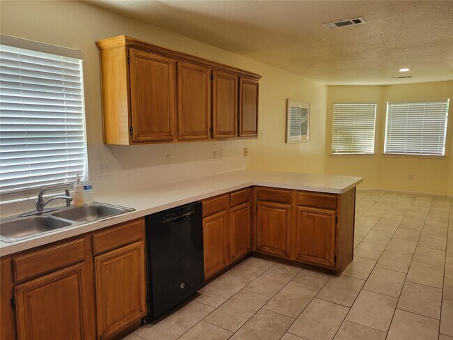 Building Photo - 19330 Larissa Dr