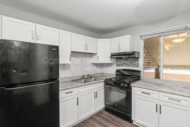 Building Photo - 2234 Berwyn Dr