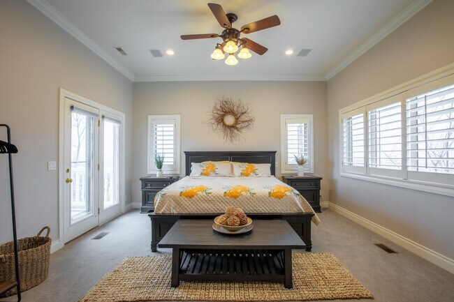 Building Photo - 678 Scenic Hills Dr