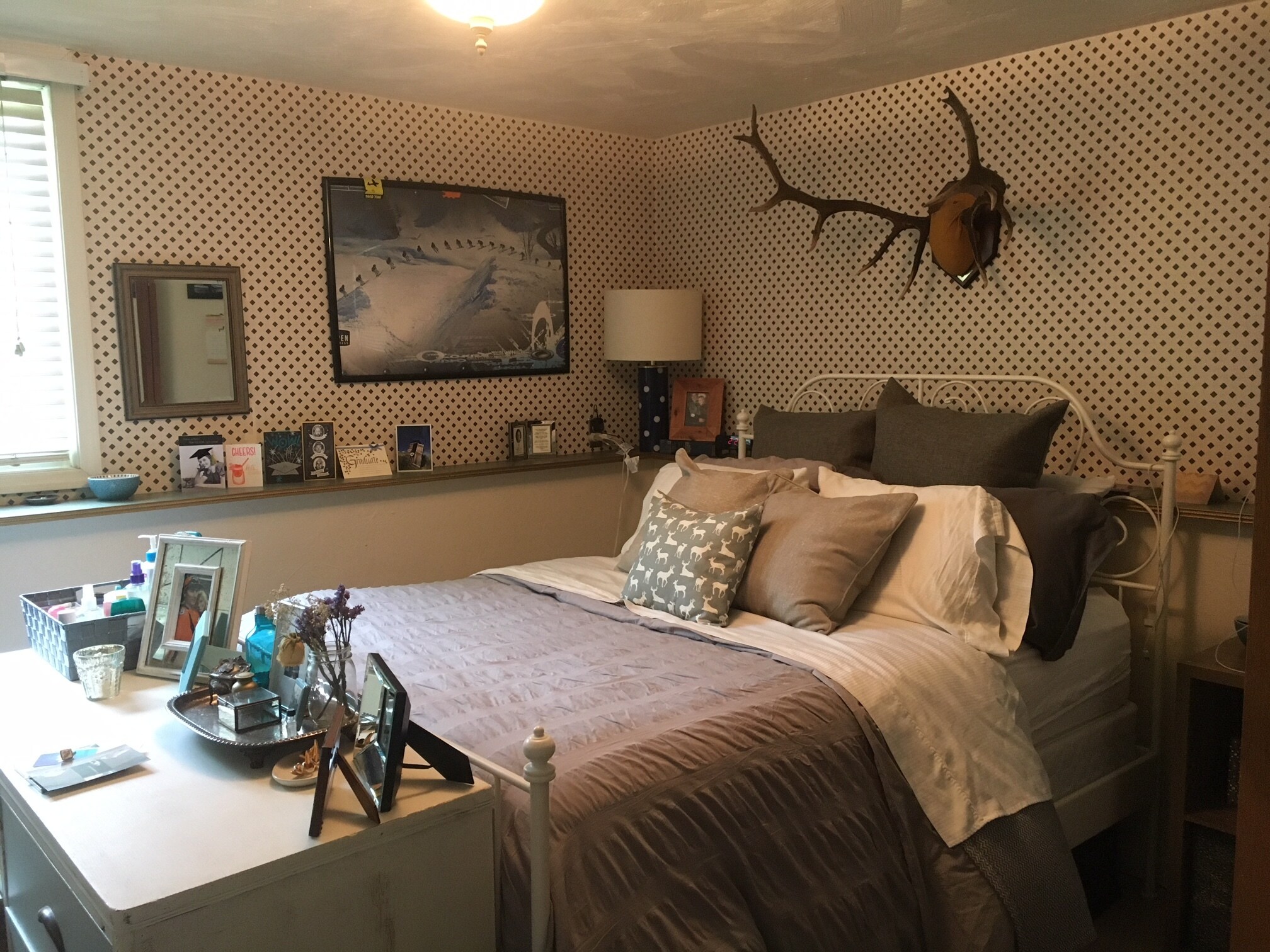 Building Photo - 1128 Elm St