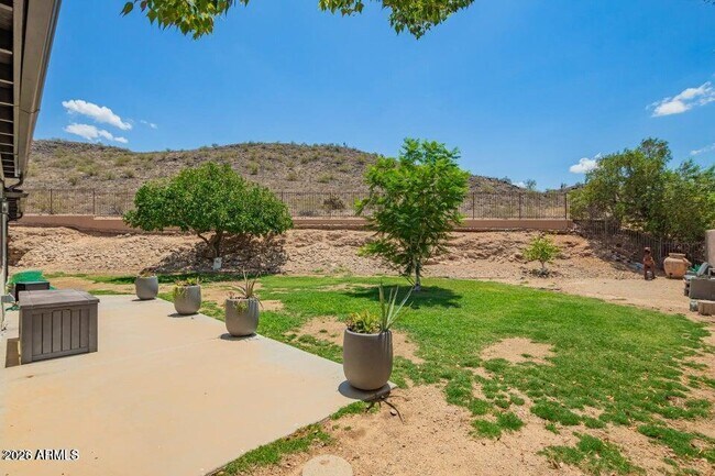 Building Photo - 239 E Aster Dr
