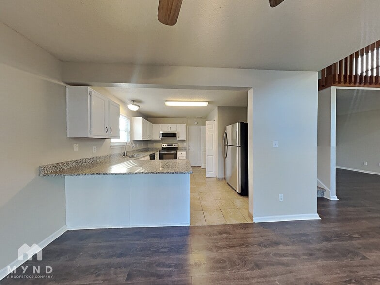 Building Photo - 1698 Prairieview Ln