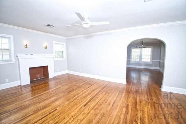 Building Photo - 1347 S Indianapolis Ave