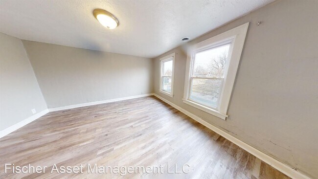 Building Photo - 2 br, 1 bath Apartment - 3224 West 32nd St...
