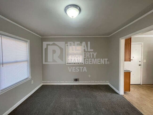 Building Photo - 2910 Reynolds Dr