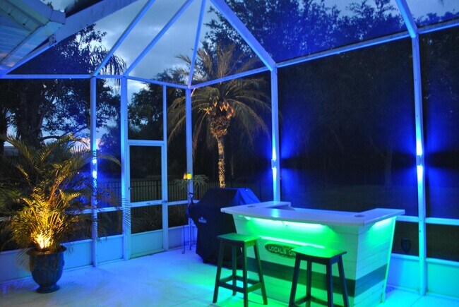 Building Photo - 128 Centennial Park Dr